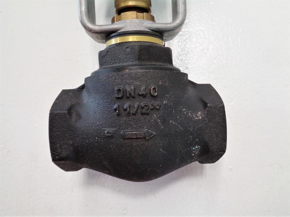 Johnson Controls 1.5" Cast Iron 2-Way Globe Valve V-7216-4519 W/ Actuator